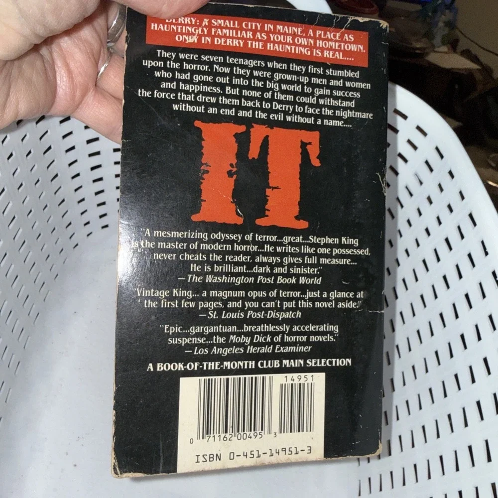 Stephen King IT Paperback Signet Book Club Edition Horror Novel 1980s Vintage